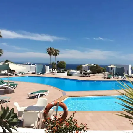 Charming In + Pool Apartment Tias