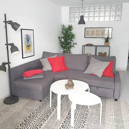 Charming In + Pool Apartment *