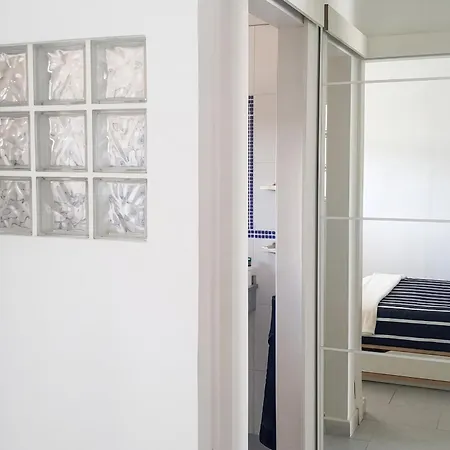 Charming In + Pool Apartment *