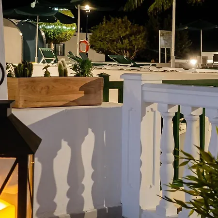 Charming In + Pool Apartment Tías
