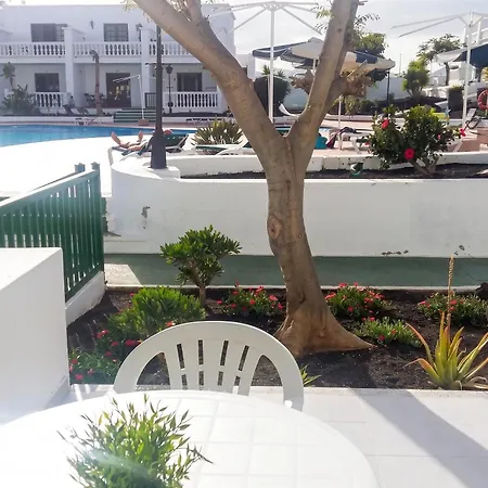 Charming In + Pool Apartment Tias